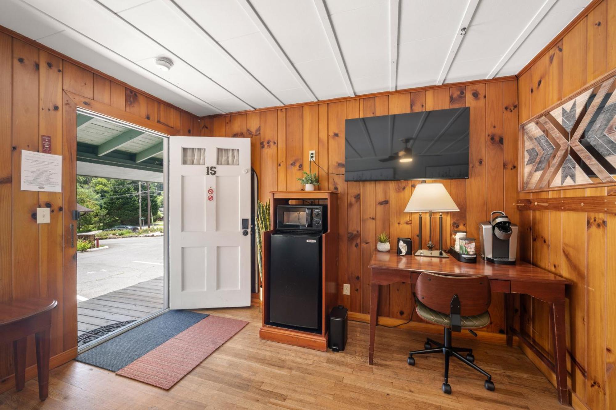 Cedarwood Inn Hendersonville Exteriör bild