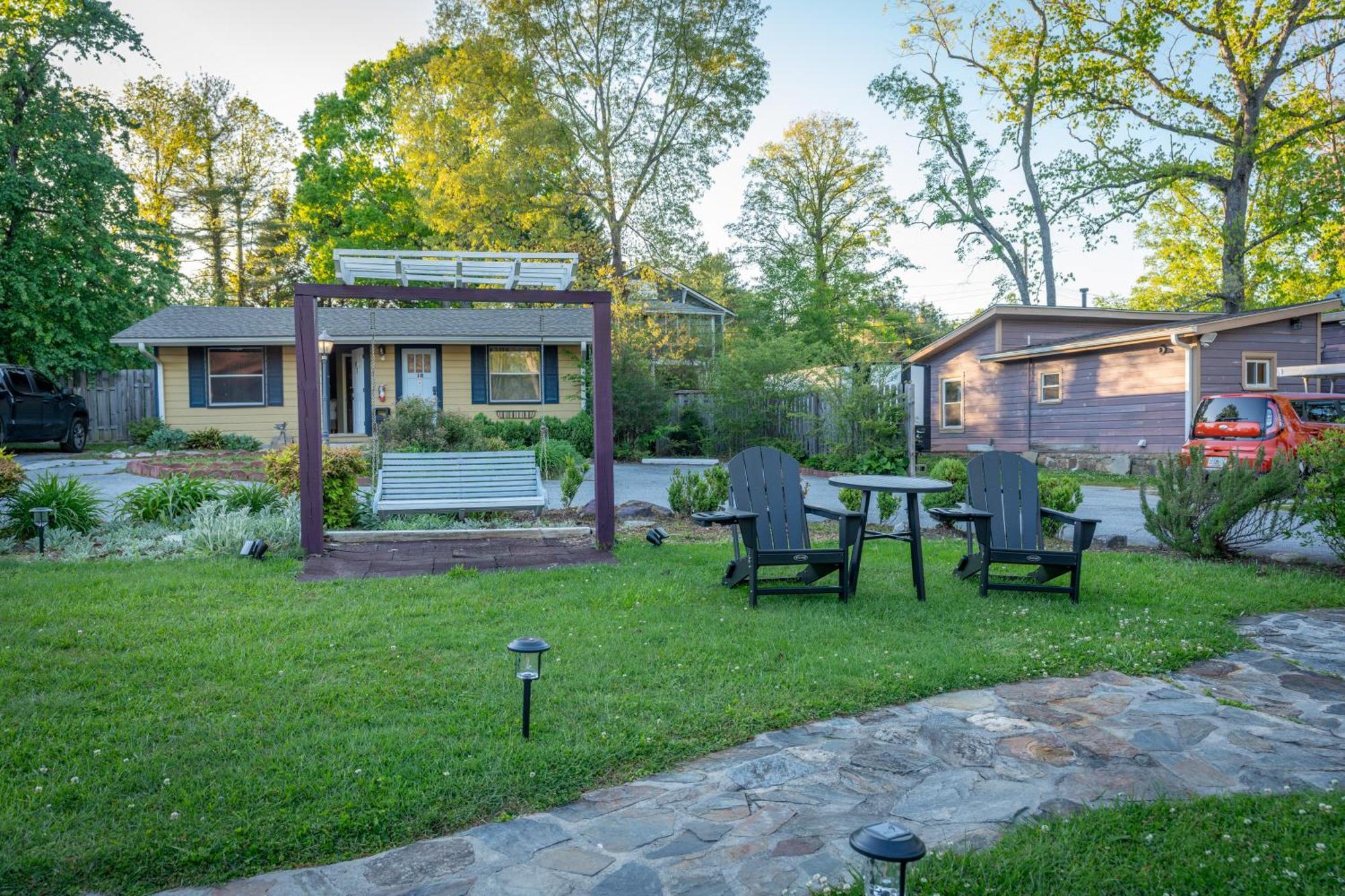 Cedarwood Inn Hendersonville Exteriör bild