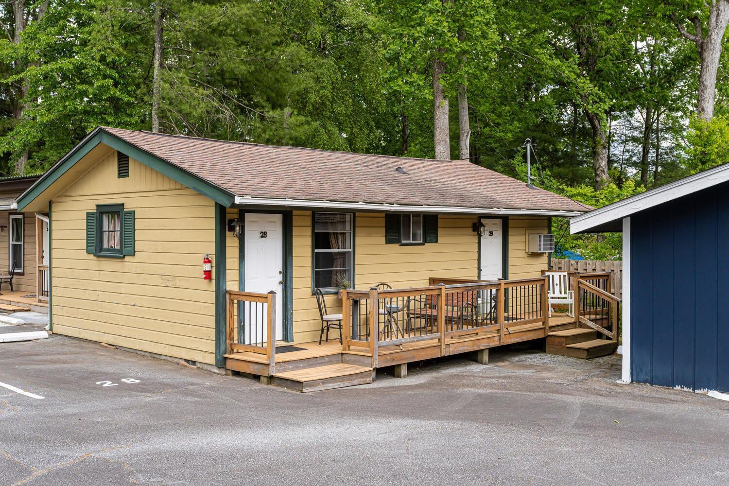 Cedarwood Inn Hendersonville Exteriör bild