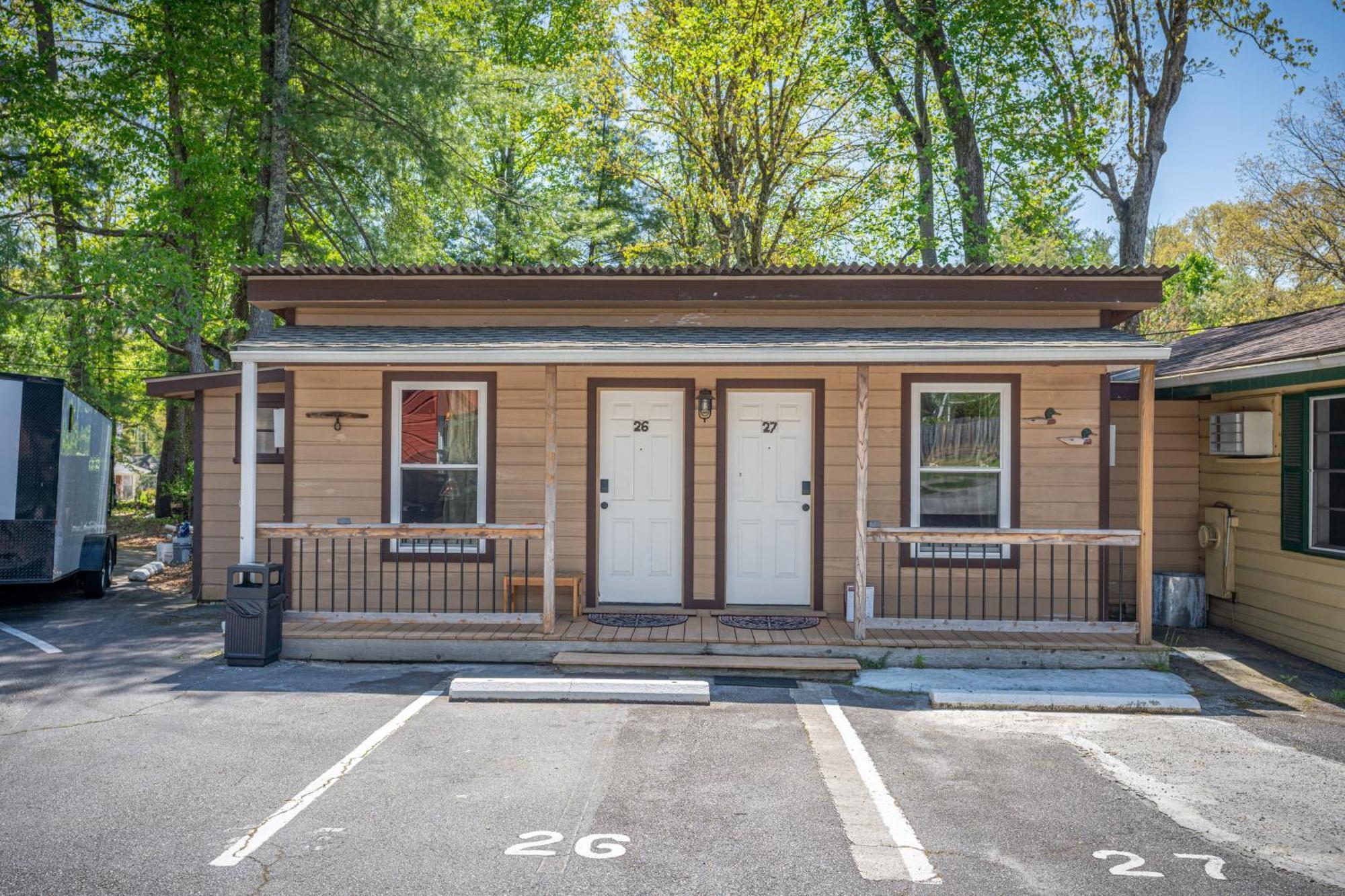 Cedarwood Inn Hendersonville Exteriör bild